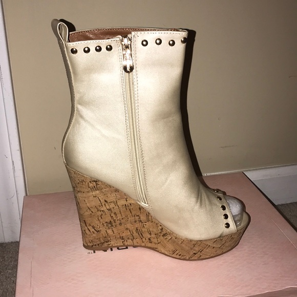 Nude zipper wedge shoe - Picture 3 of 4